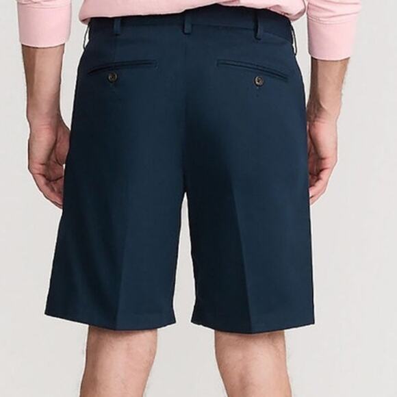 Lands' End Men's 9" Comfort Waist Pleated Front Chino Shorts Navy Size 38 - Picture 2 of 7